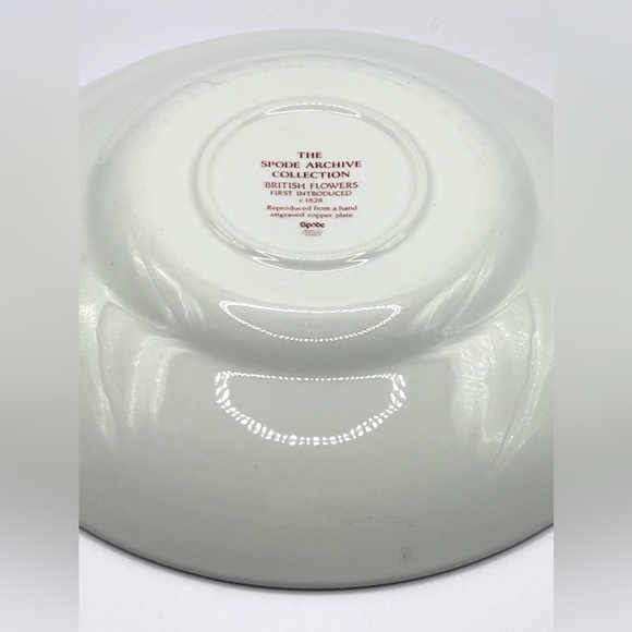 Spode England Archive Collection British Flowers White Plate/Saucer Red Flowers - Picture 9 of 11